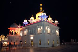 Anandpur Sahib at night.jpg