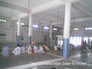 Langar Hall Patalpuri Gurdwara.JPG